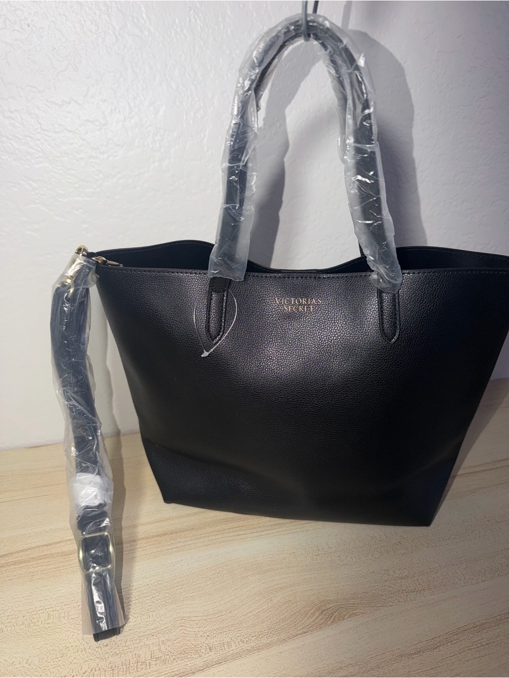 Victoria's Secret Black Faux Leather Tote Bag / Bolso Tote Victoria's Secret